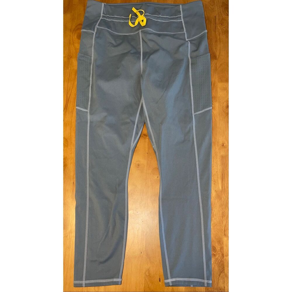 Motion365 Fabletics Capri Pants Womens 2XL Charcoal Gray Pockets Stretch Comfort